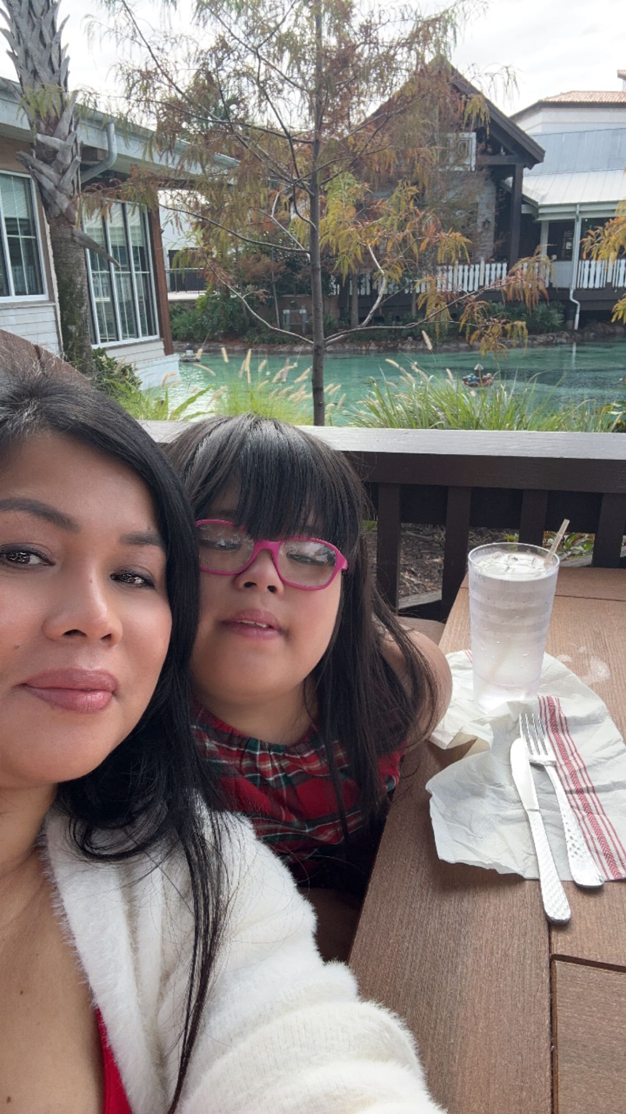 Melba Ande with her daughter